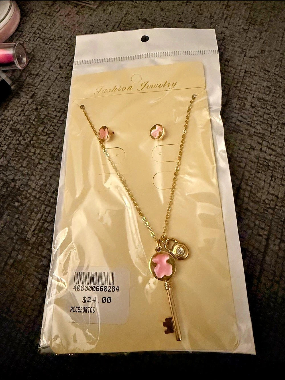 Pink Key Pendant Jewelry Set NWT